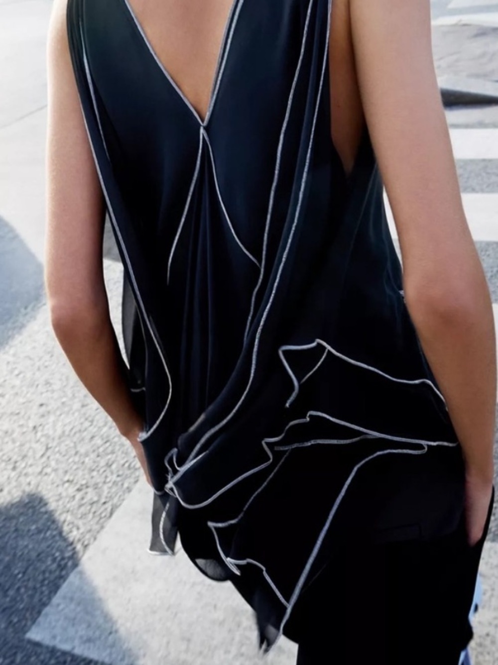 NEW ZARA COMBINATION LUXURY TOP SIZE S
🚨NO DISCOUNT - Picture 8 of 9